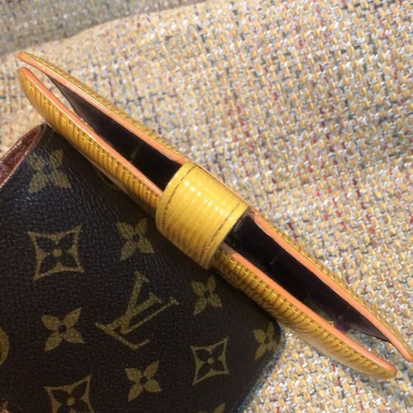 LOUIS VUITTON Epi Yellow Agenda Binder Passport Holder Credit Card Wallet - Picture 15 of 17